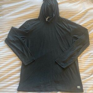 Vuori Men’s long sleeve hoodie strato shirt size L.